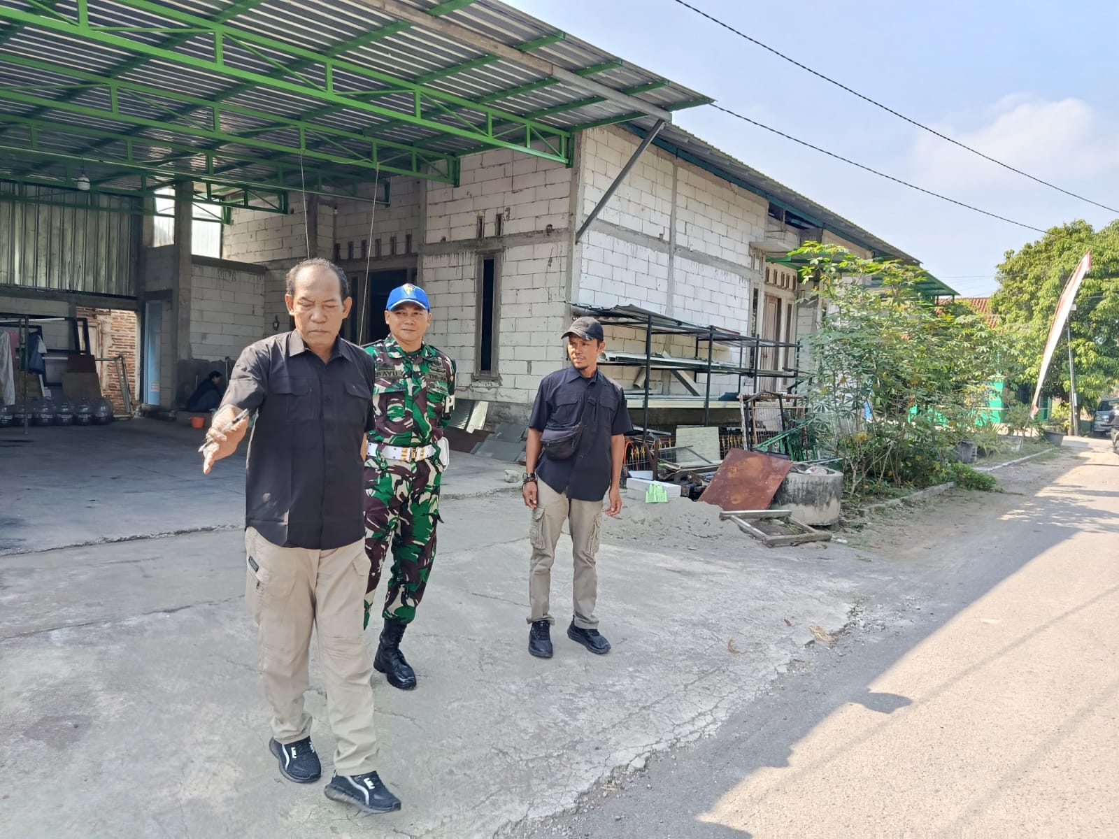 Pastikan Penutupan TMMD Berjalan Lancar, Unit Intel Kodim 0725/Sragen Cek Langsung Jalur dan Parkir Lokasi Acara